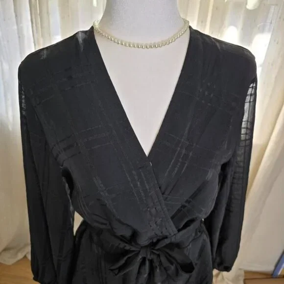 Black long sleeve Romper - Picture 4 of 13